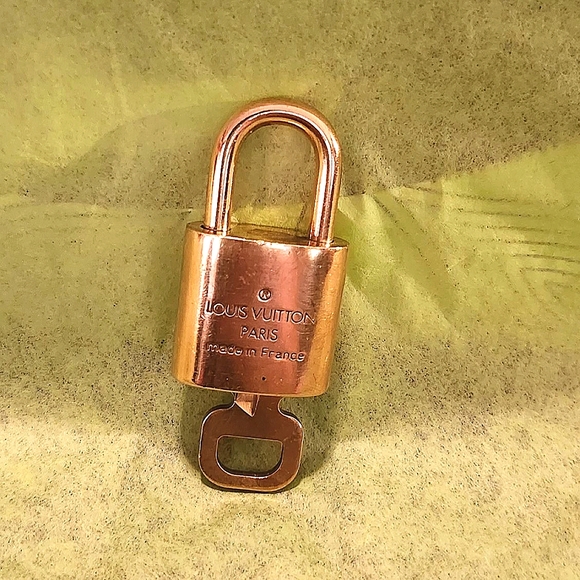 Louis Vuitton Lock and Key No 302 Made in France - Picture 1 of 6